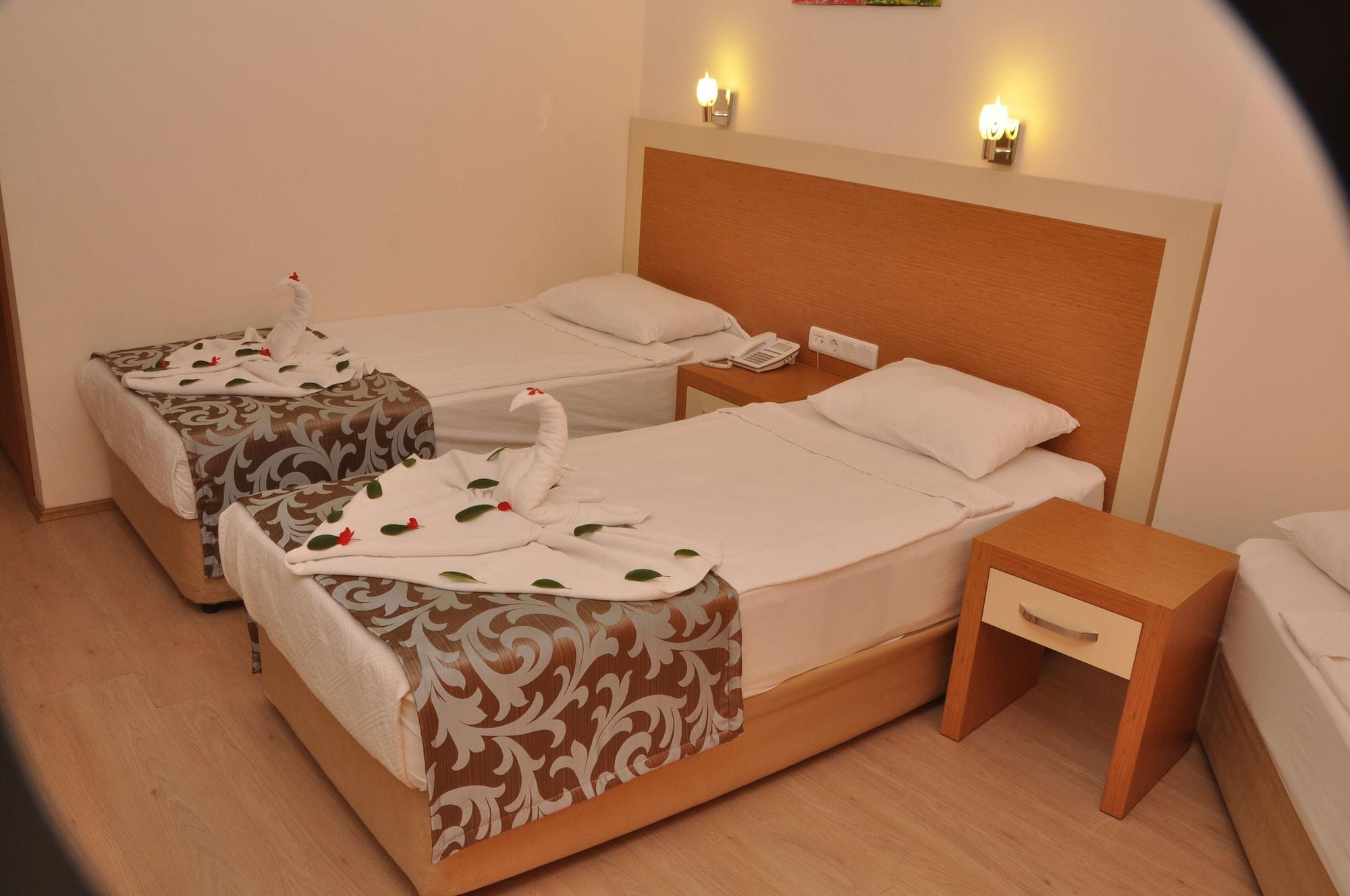 Grand Ati̇lla Hotel 3*