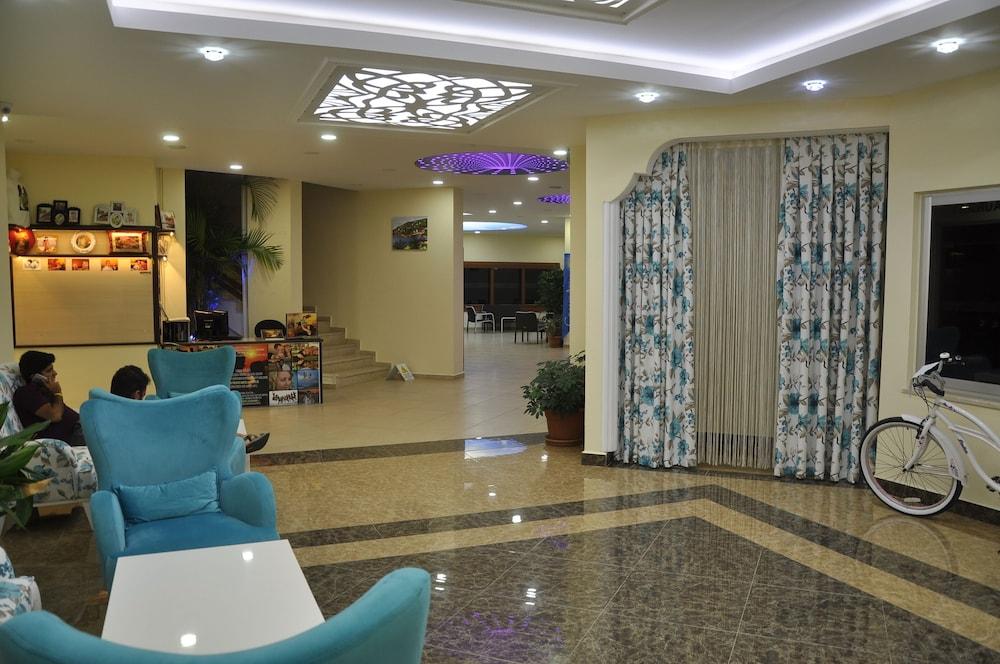 Hotel Grand Ati̇lla