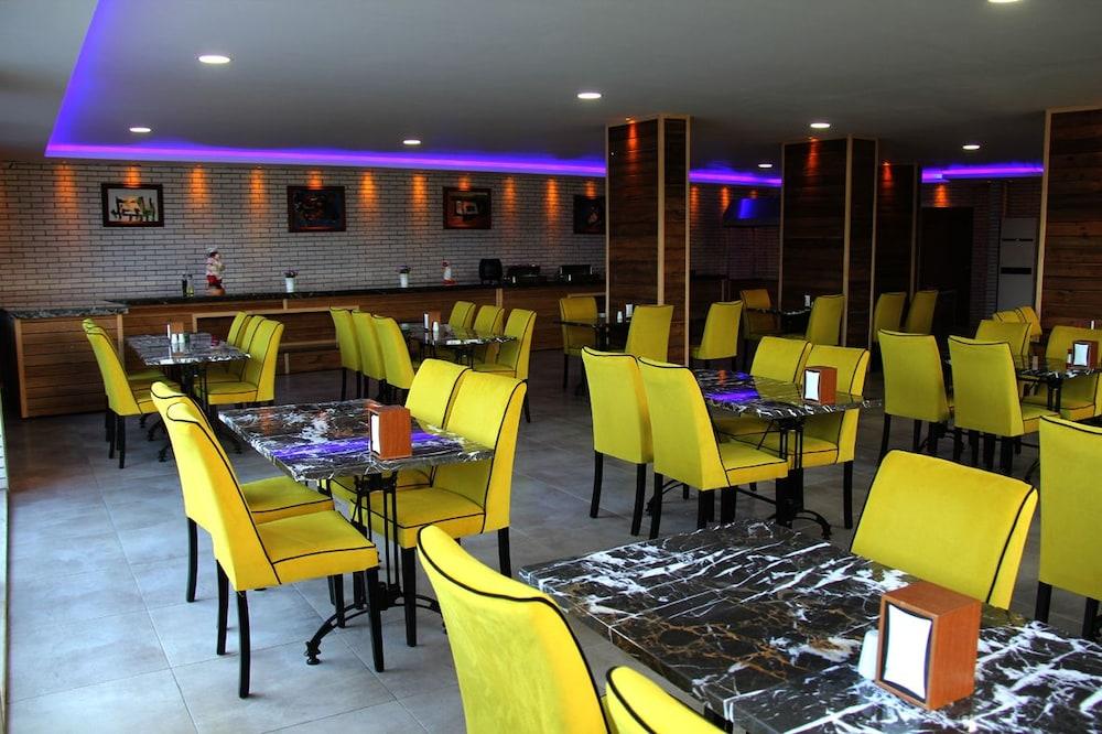 Merlin Park Hotel 3*