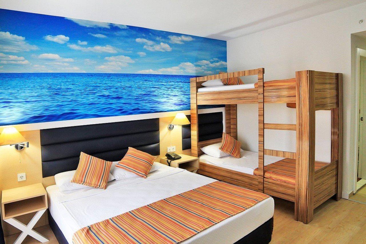 Club Aqua Plaza Hotel 4*