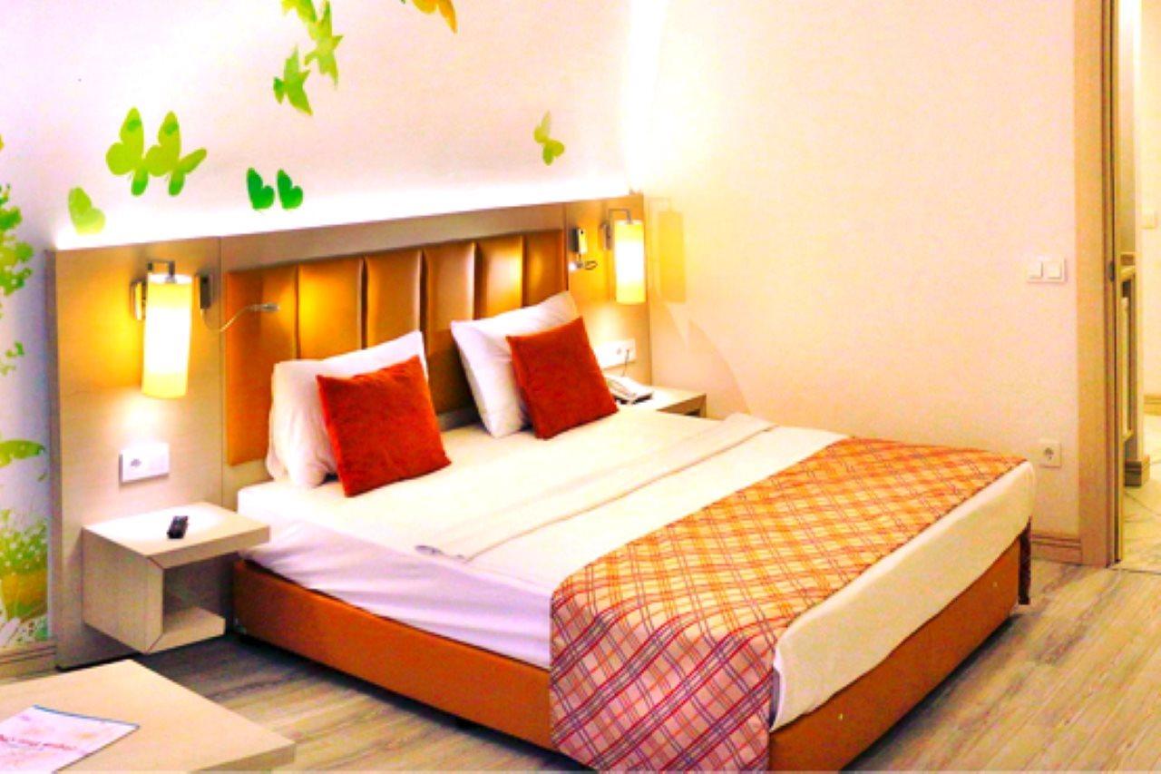 Hotel Club Aqua Plaza 4*