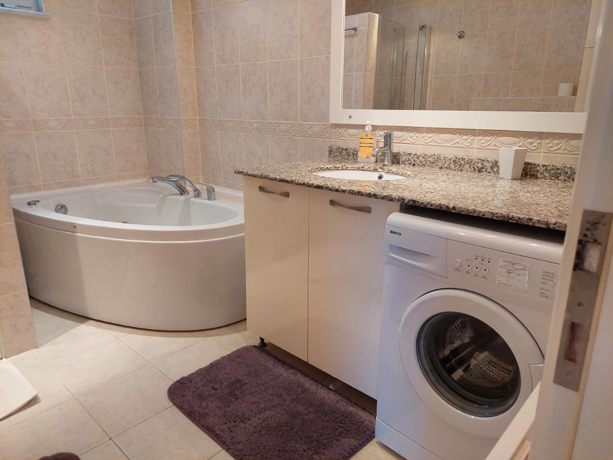 Dinek Mahallesi,eski Antalya Yplu Cad.,uygun Cleopatra 3 Sitesi No:59 Blok:e Daire:2 *