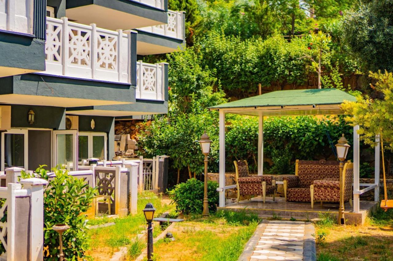 Larina Hotel 5*