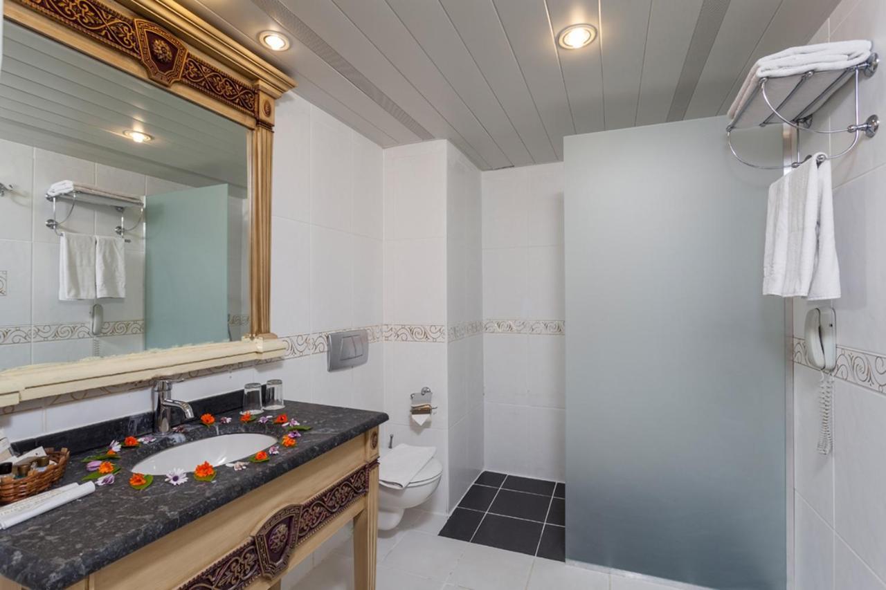Hotel Larina 5*