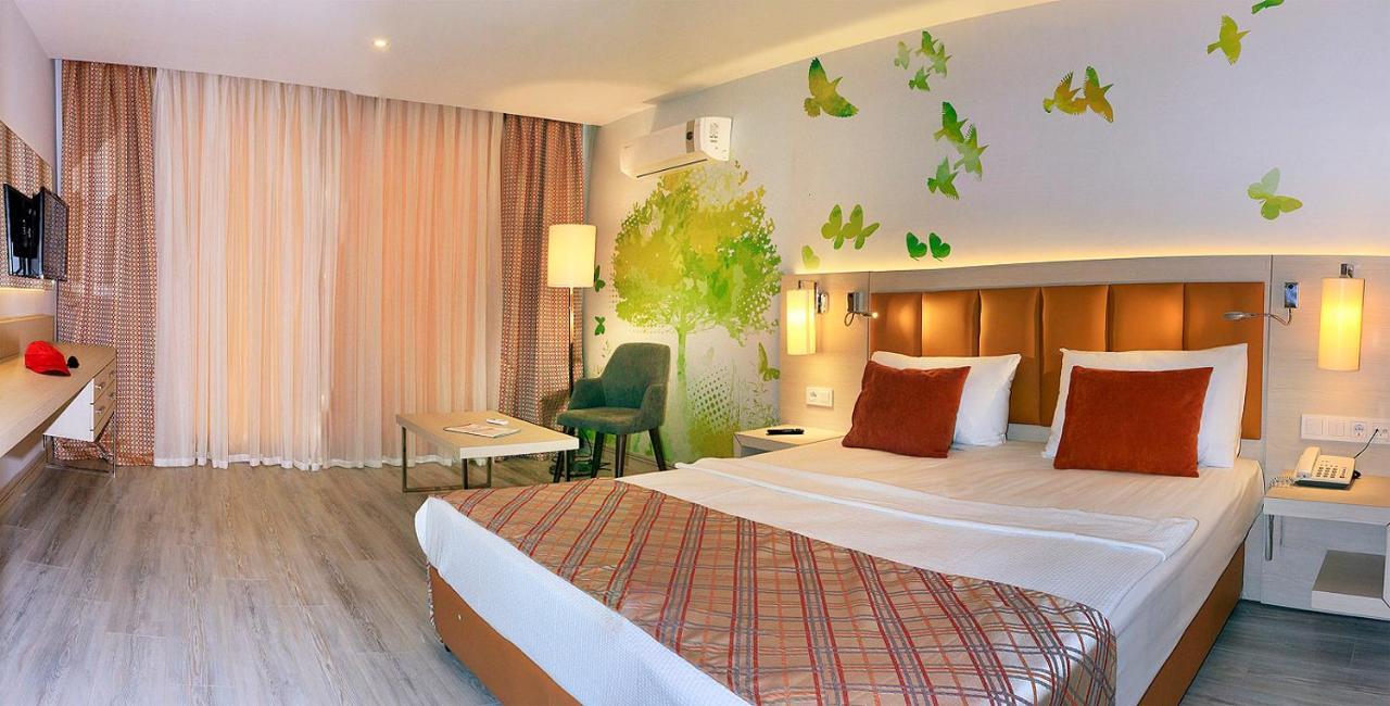Hotel Club Aqua Plaza 4*