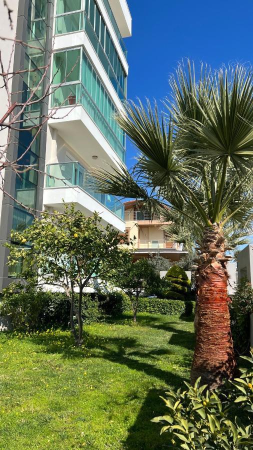 Palm Apartment *