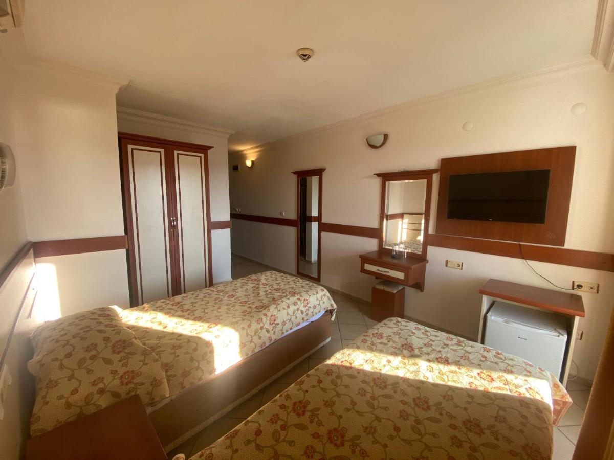 Aparthotel Lavinia &