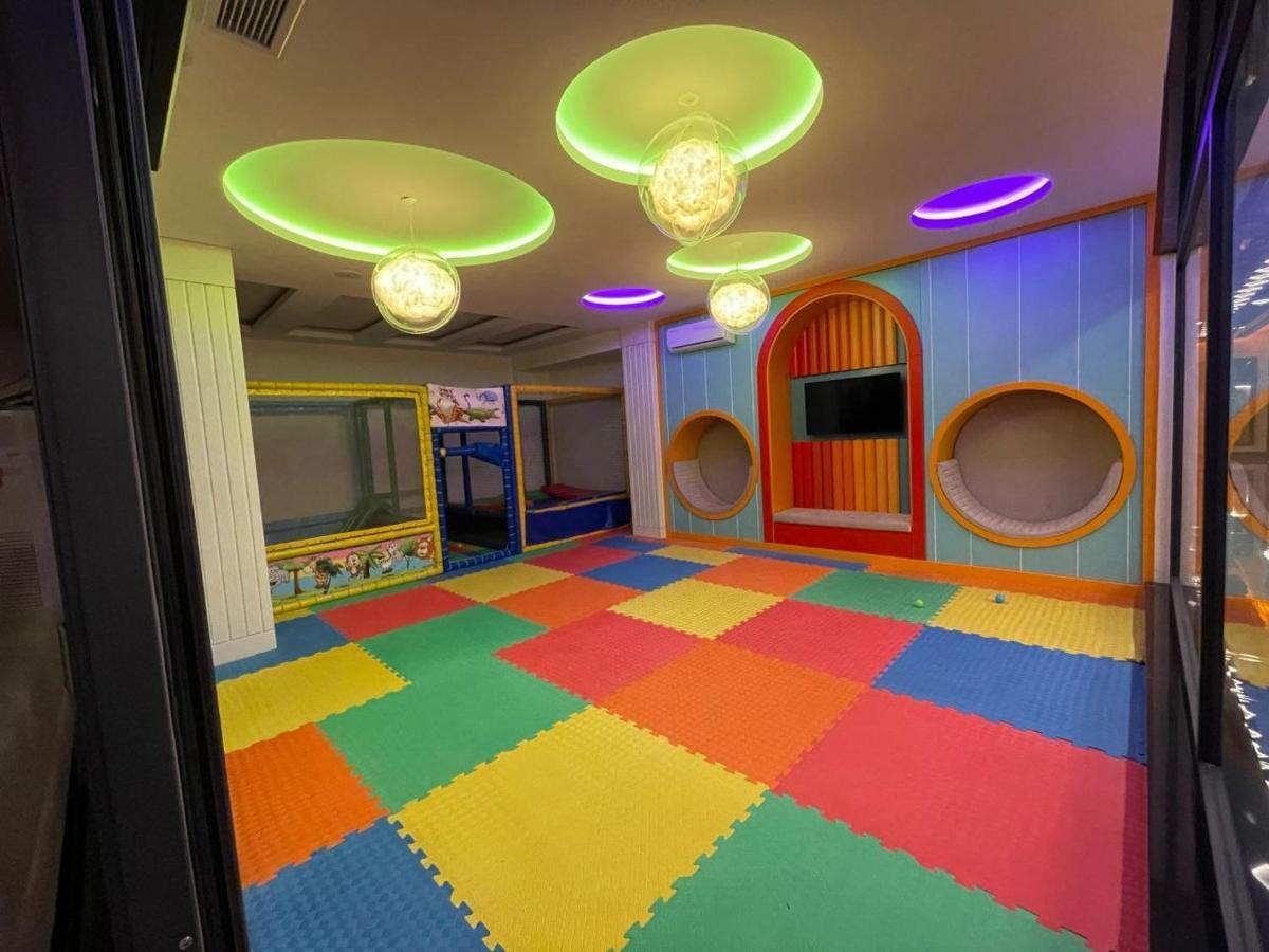 Daire Yekta Kingdom Trade Center 1+1 Luxury *