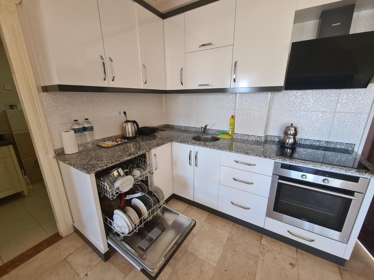 Apartment Gold