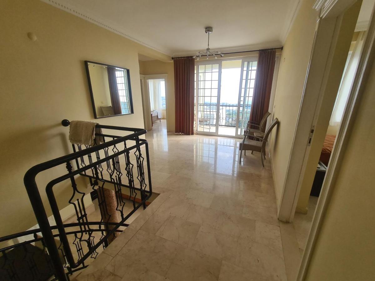Gold Apartment *