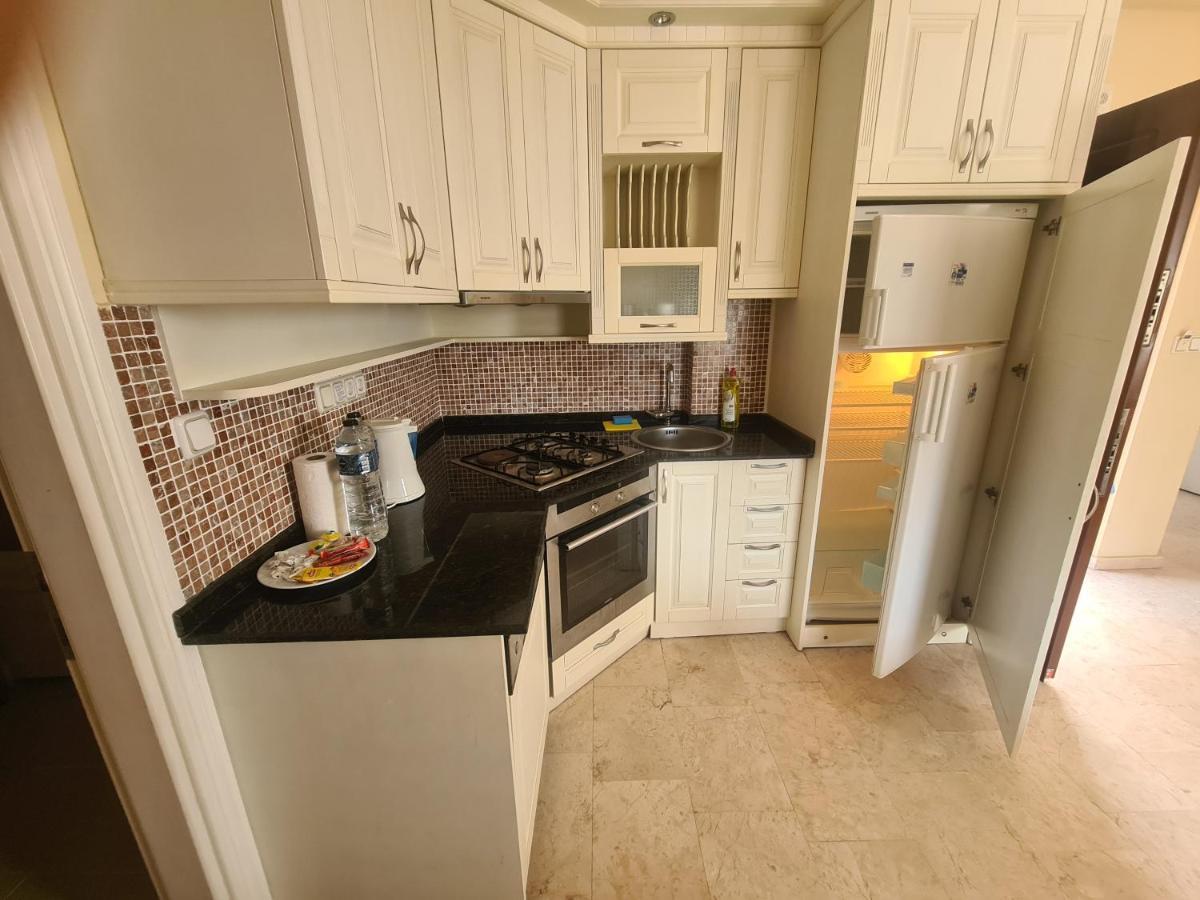 Apartment Gold