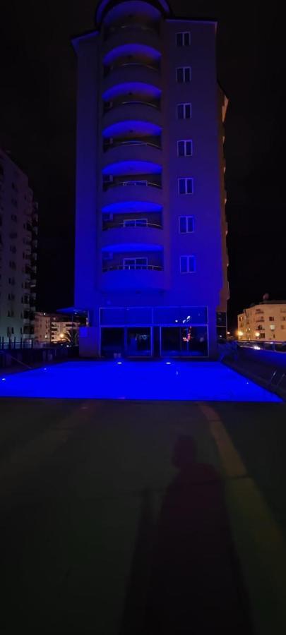 House Hotel *