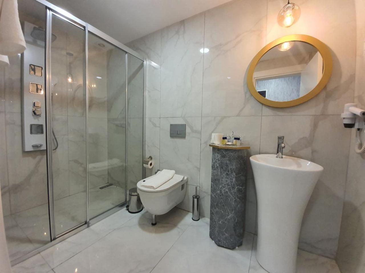Karikatuer Bi Hotel 4*