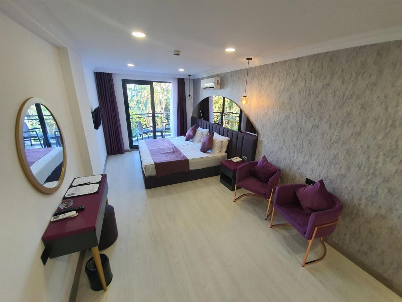 Hotel Karikatuer Bi 4*