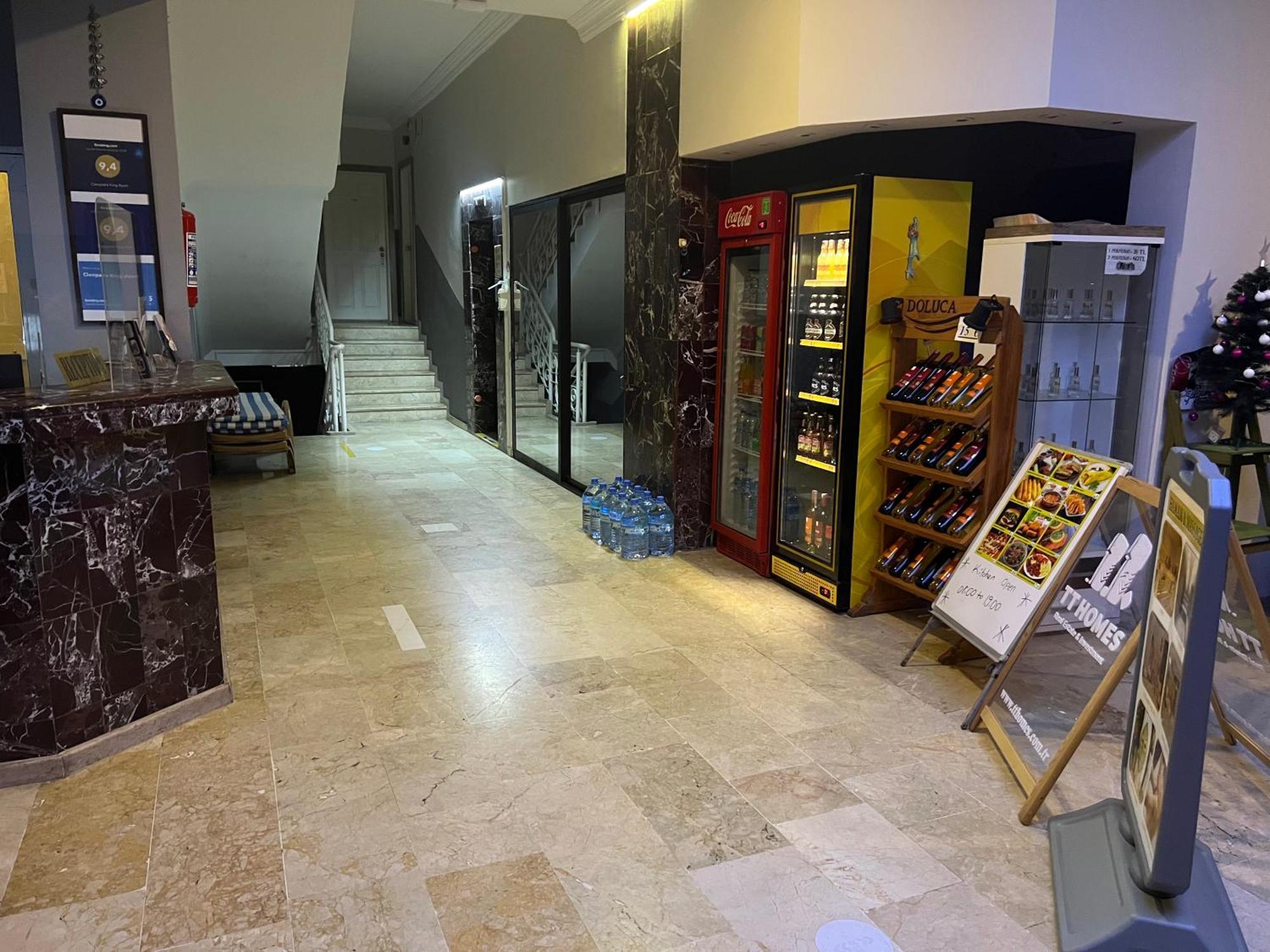 Cleopatra King Aparthotel