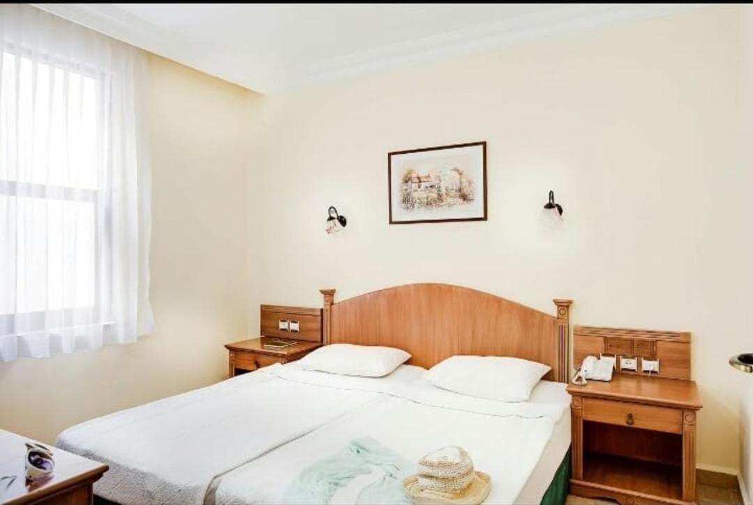 Amber-rose Aparthotel