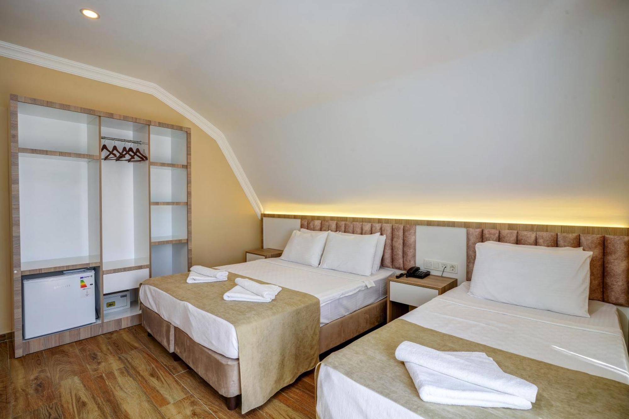Miss Cleopatra Hotel