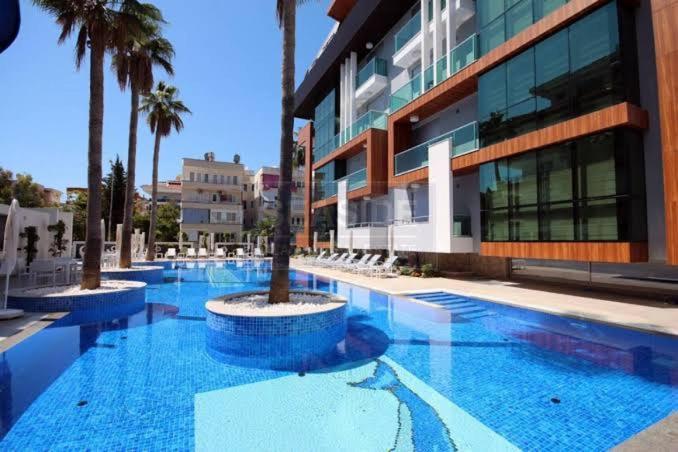 Luxury Flat 2 Mins From Apartment