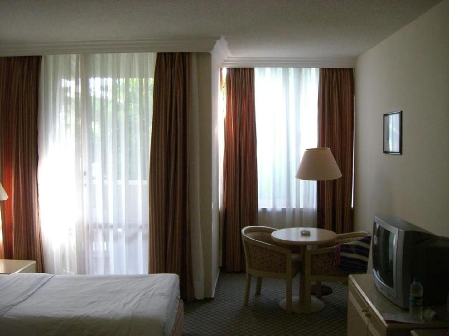 Senza Sunset Hotel