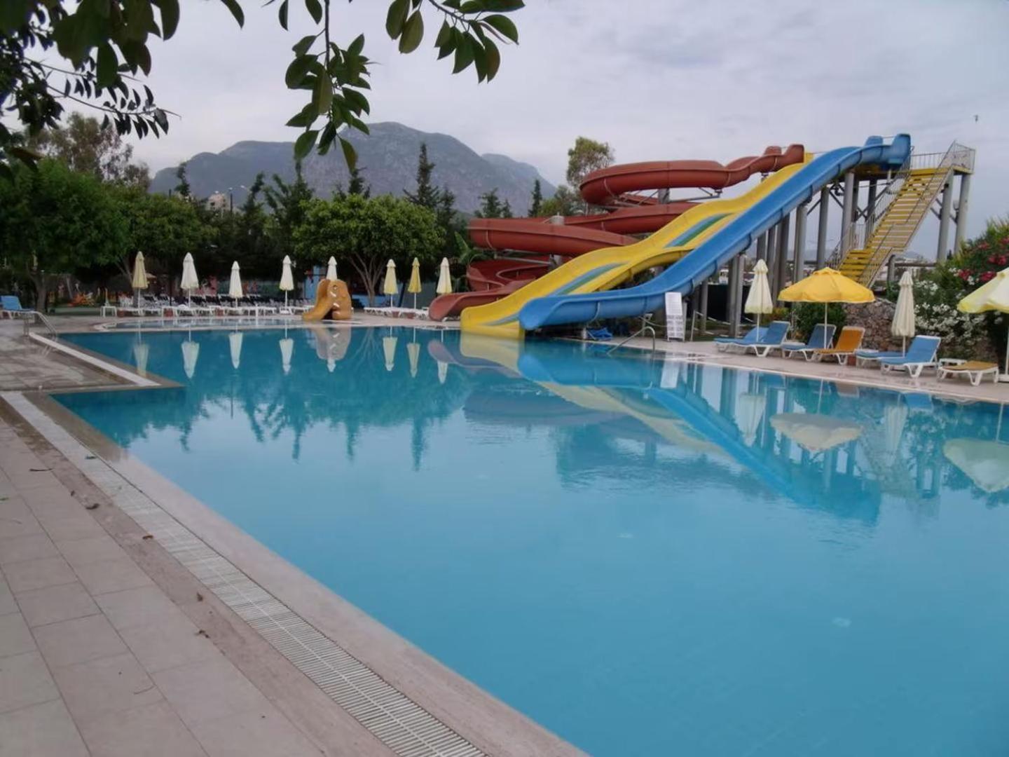 Senza Sunset Hotel