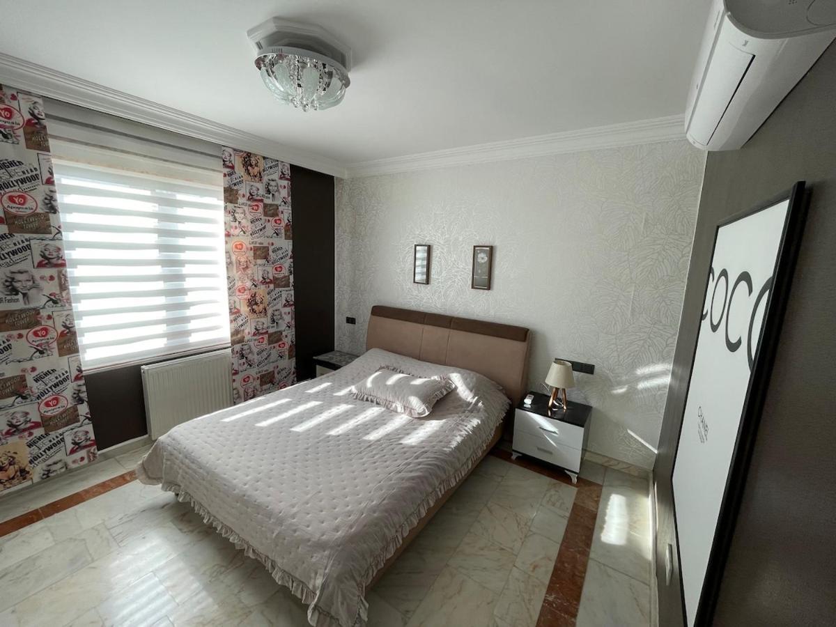 Villa Luxury, 6 Bedroom, 3 Bathroom *