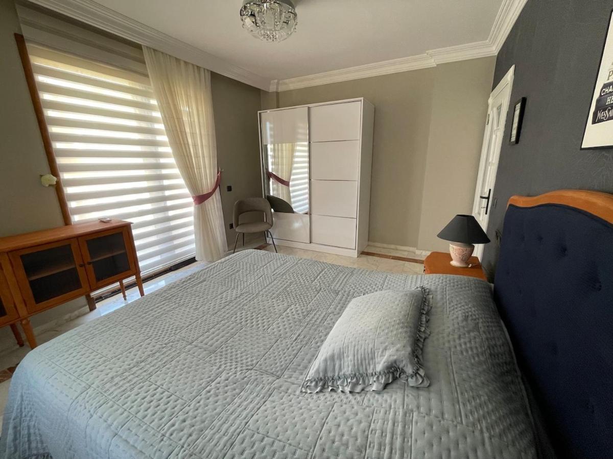 Villa Luxury, 6 Bedroom, 3 Bathroom *