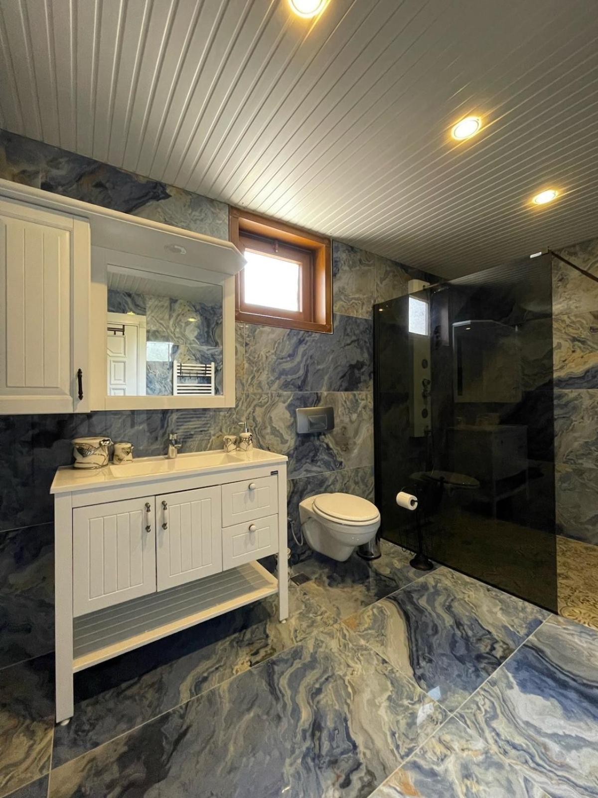 Villa Luxury, 6 Bedroom, 3 Bathroom *