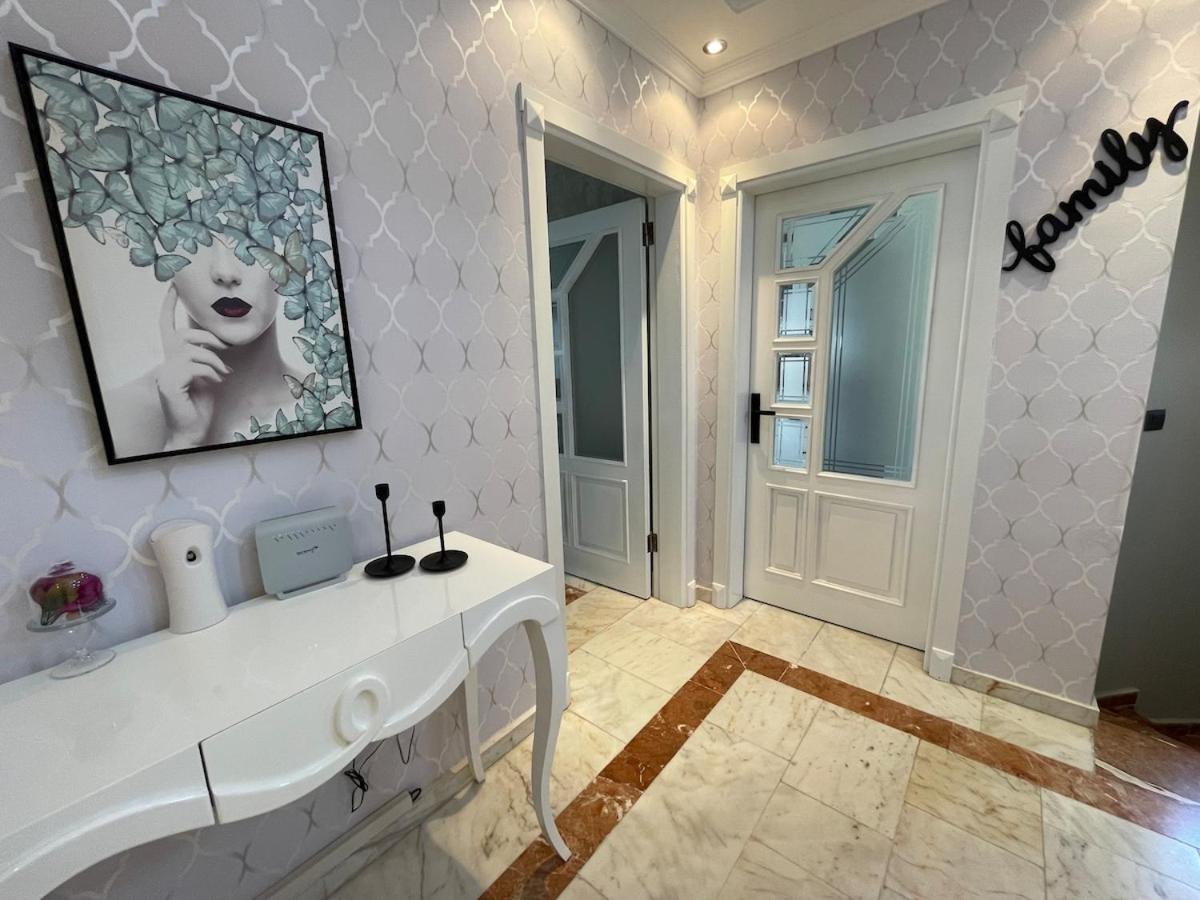 Villa Luxury, 6 Bedroom, 3 Bathroom