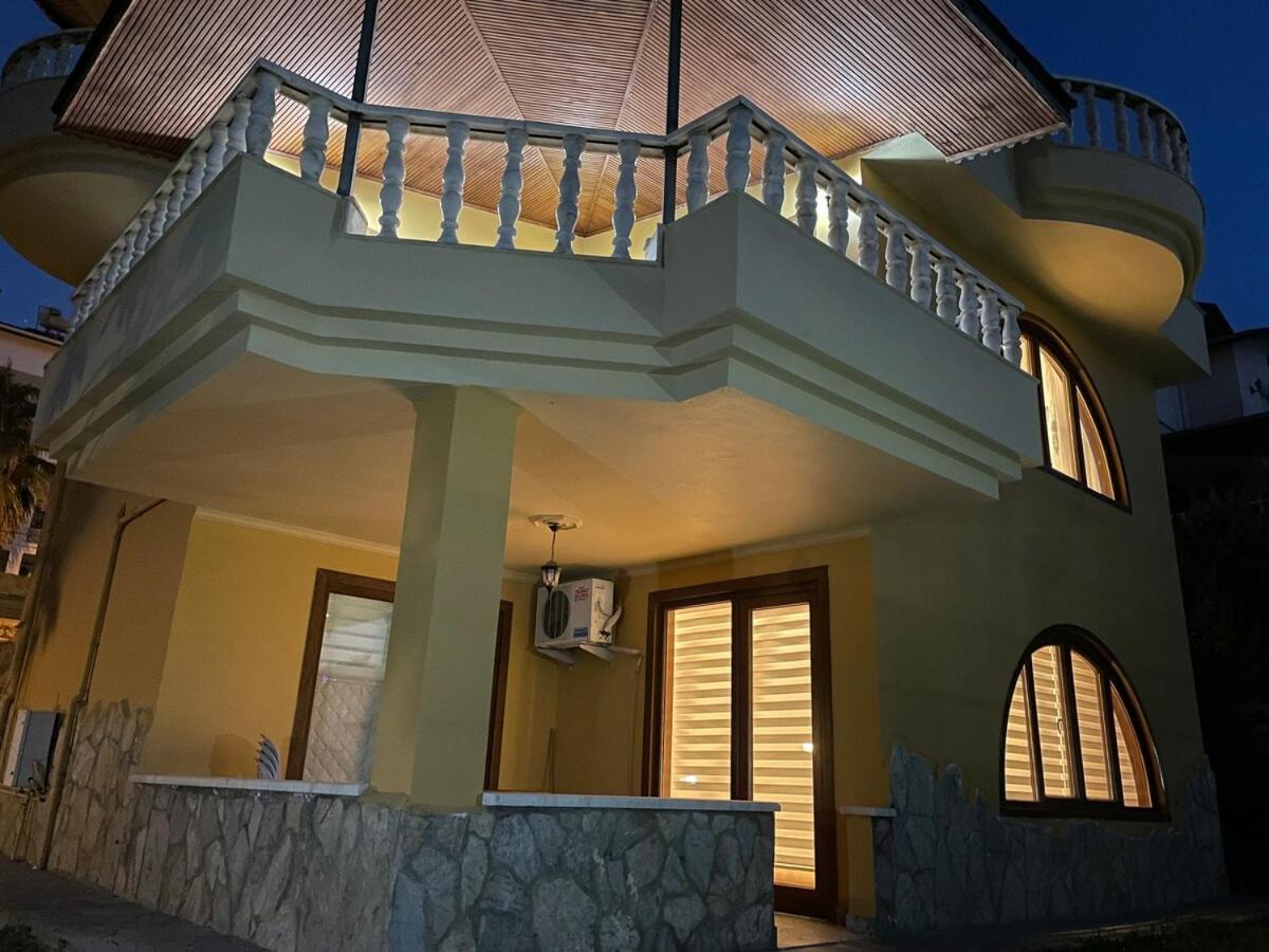 Villa Luxury, 6 Bedroom, 3 Bathroom *