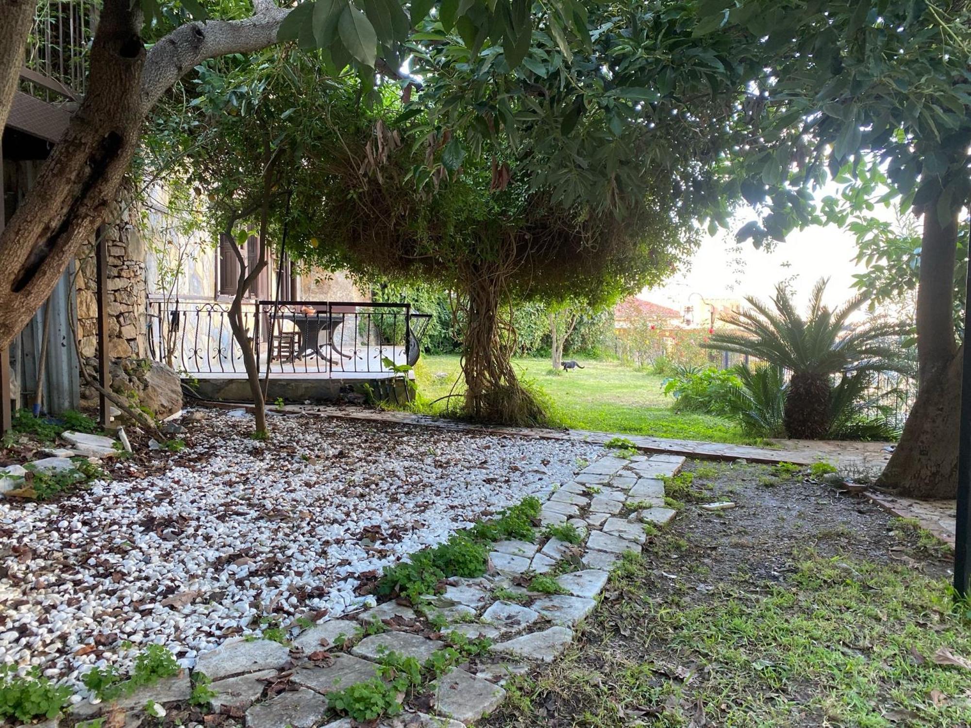 Escape To History In A Stunning Stone House With Garden And Sea View In The Heart Of