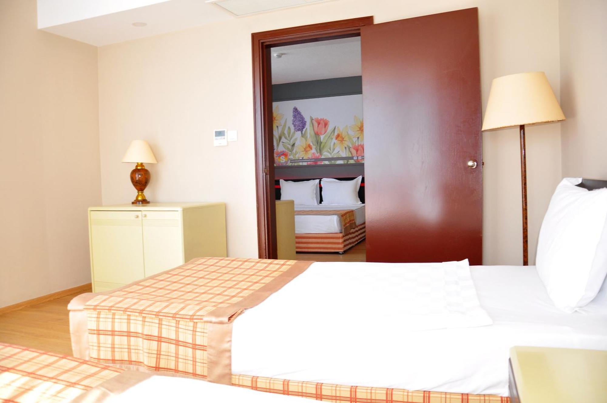 Senza Sunset Hotel
