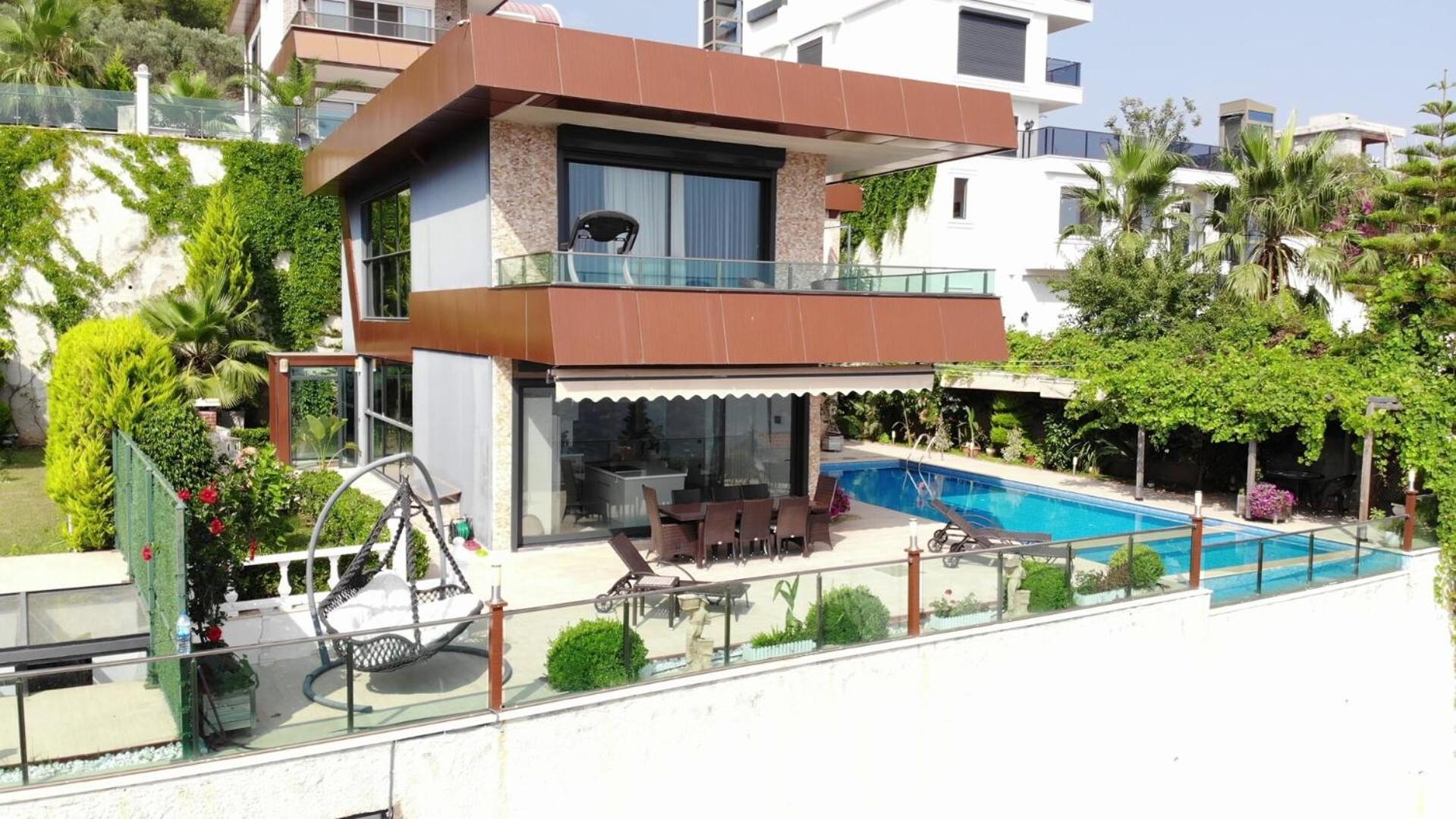 With A View And Pool Ferienhaus Alanya