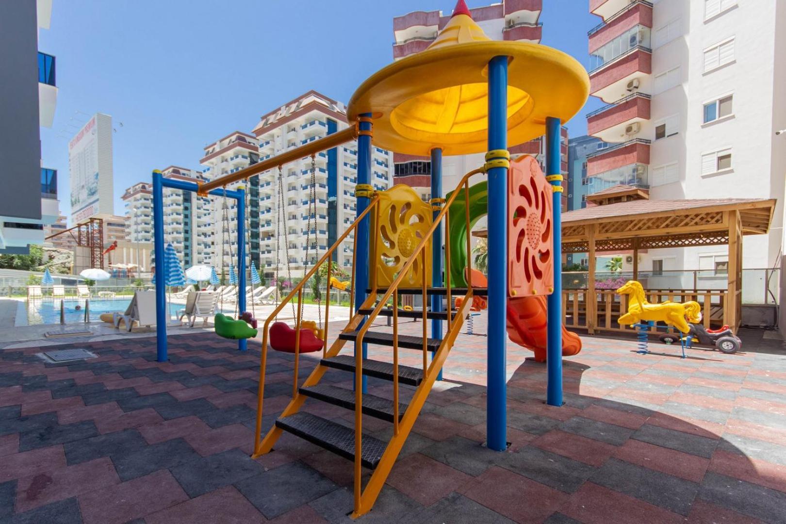 Gokgur 2-bedroom For Rent, 400 Meters From The Sea, Mahmutlar, Alanya