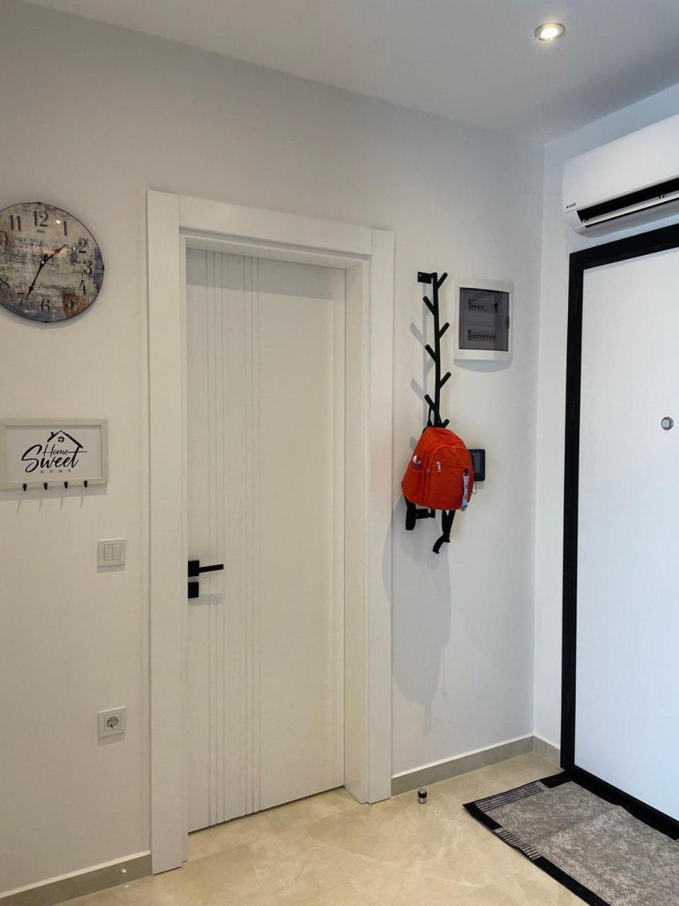 Stylish In Yekta Royal Club Apartment