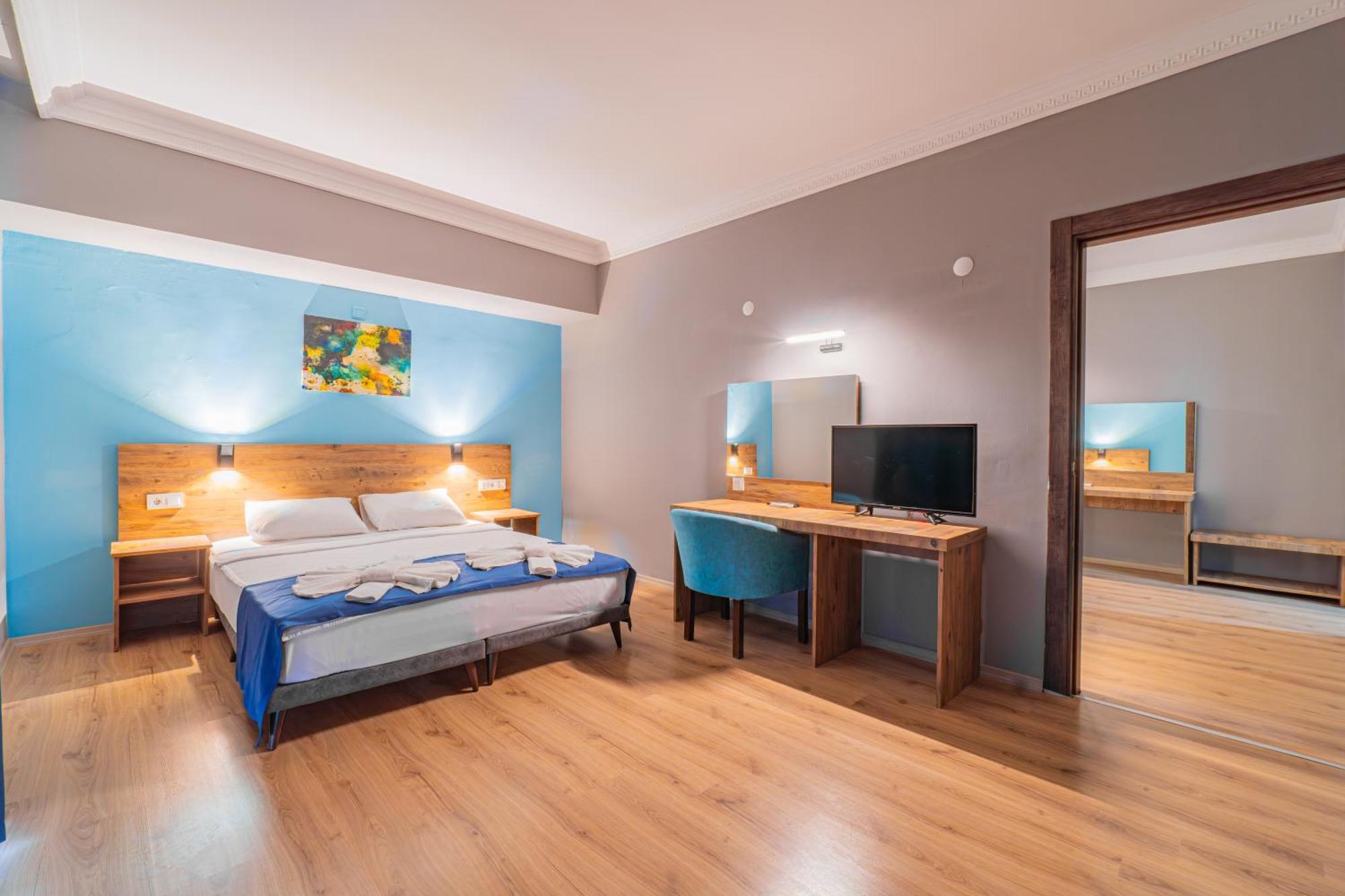 Pyxis Point Hotel 4*