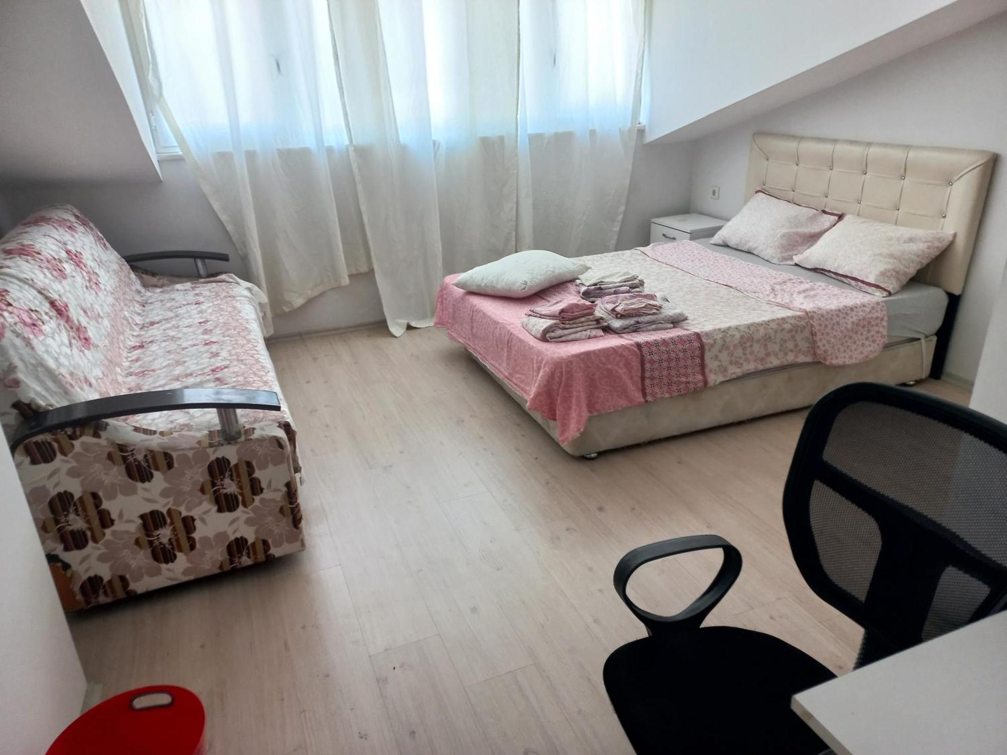 Daire Comfort - Whole Appartments - Shared Kitchen - Airport Shuttle Bookable