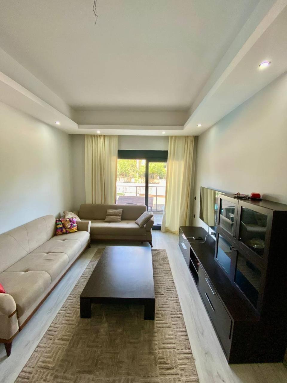 Apartamento Stylish 1br Flat Pool View & 10 Min Walk To