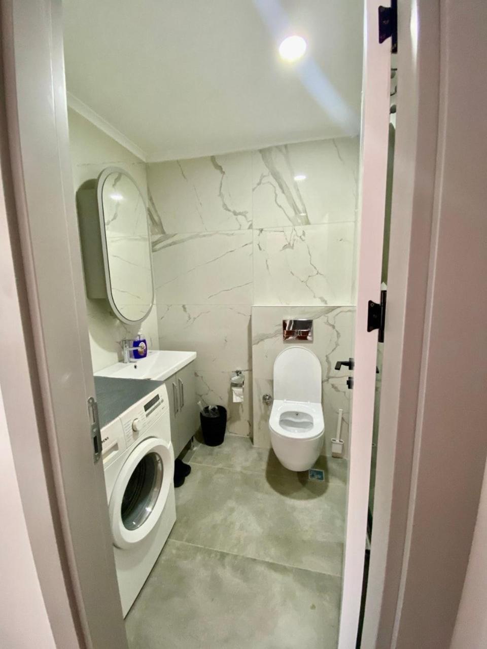 Apartamento Stylish 1br Flat Pool View & 10 Min Walk To
