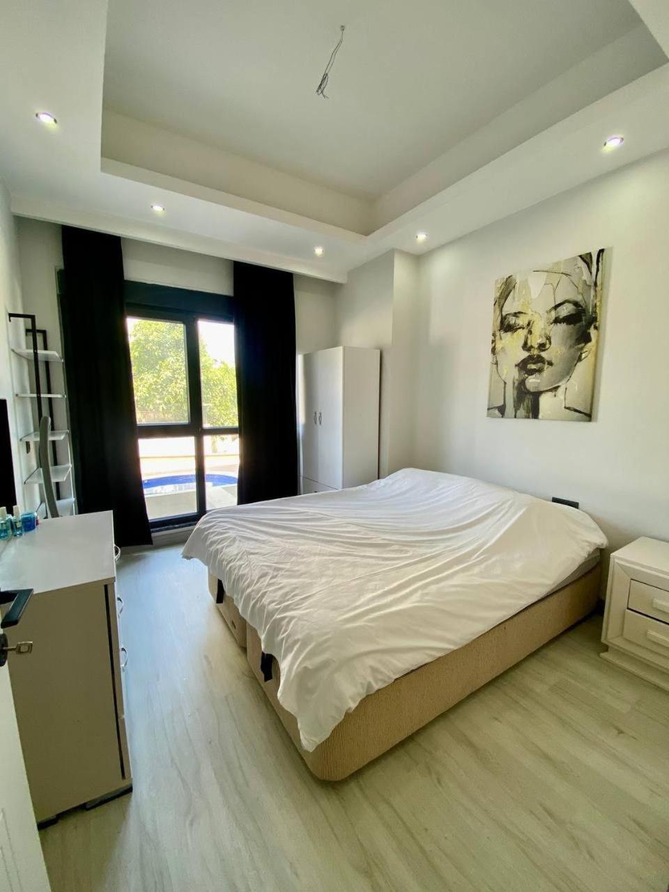 Apartamento Stylish 1br Flat Pool View & 10 Min Walk To *