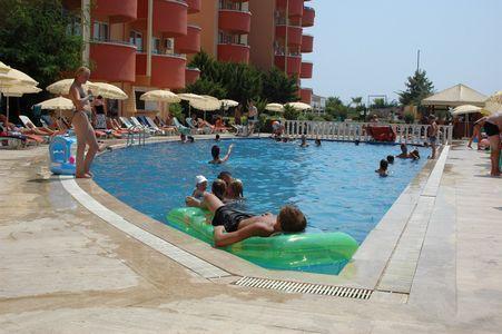 Aparthotel Grand Uysal 3*
