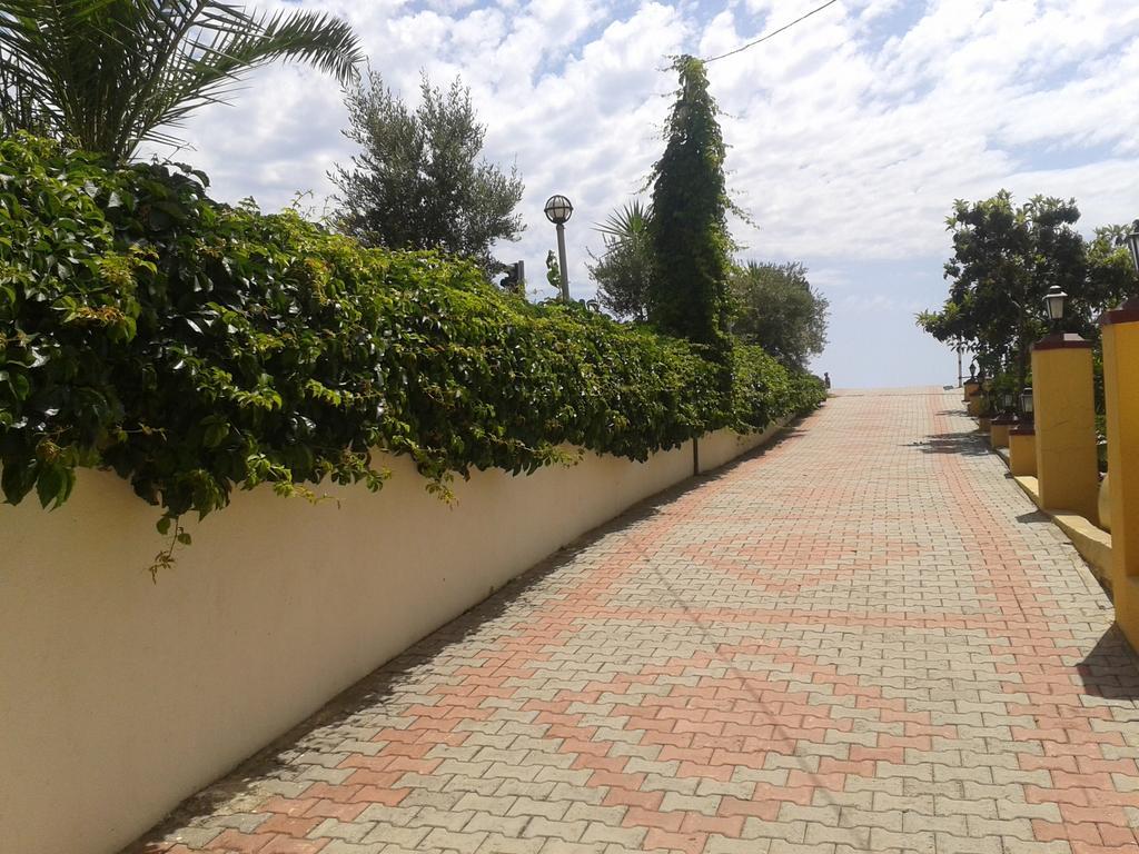 Orange Grove Apart