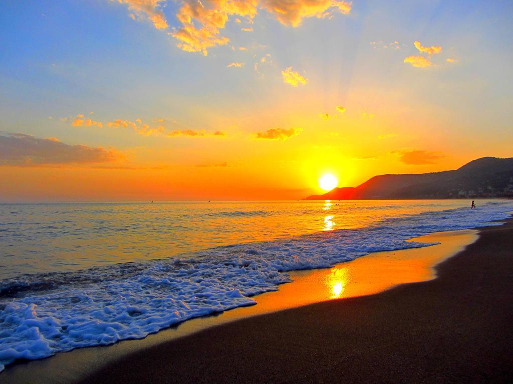 Melody Alanya
