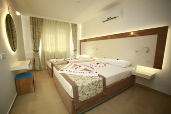 Hotel Almera Park