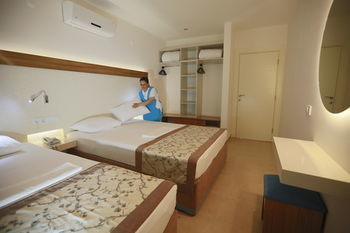 Almera Park Hotel 3*