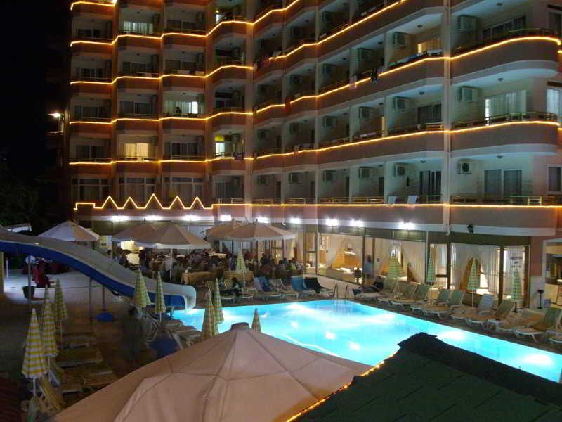 Grand Bayar Hotel 3*