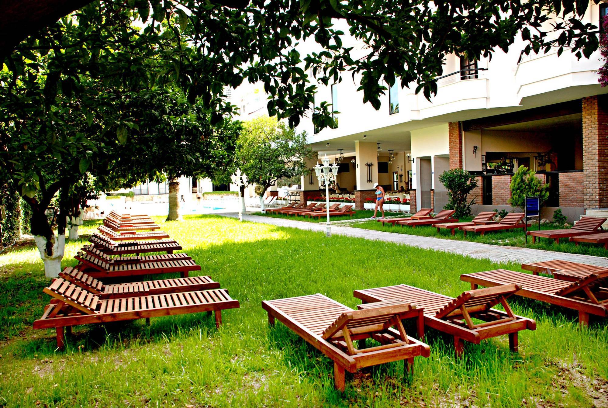 Boulevard Hotel 3*