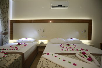 Almera Park Hotel 3*