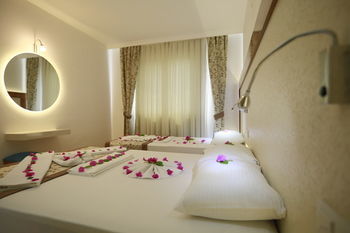 Almera Park Hotel