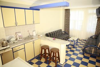 Almera Park Hotel 3*