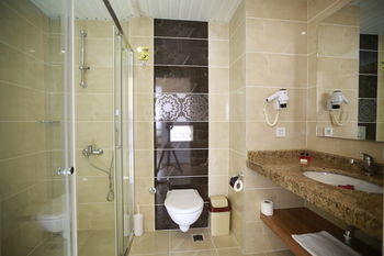 Almera Park Hotel